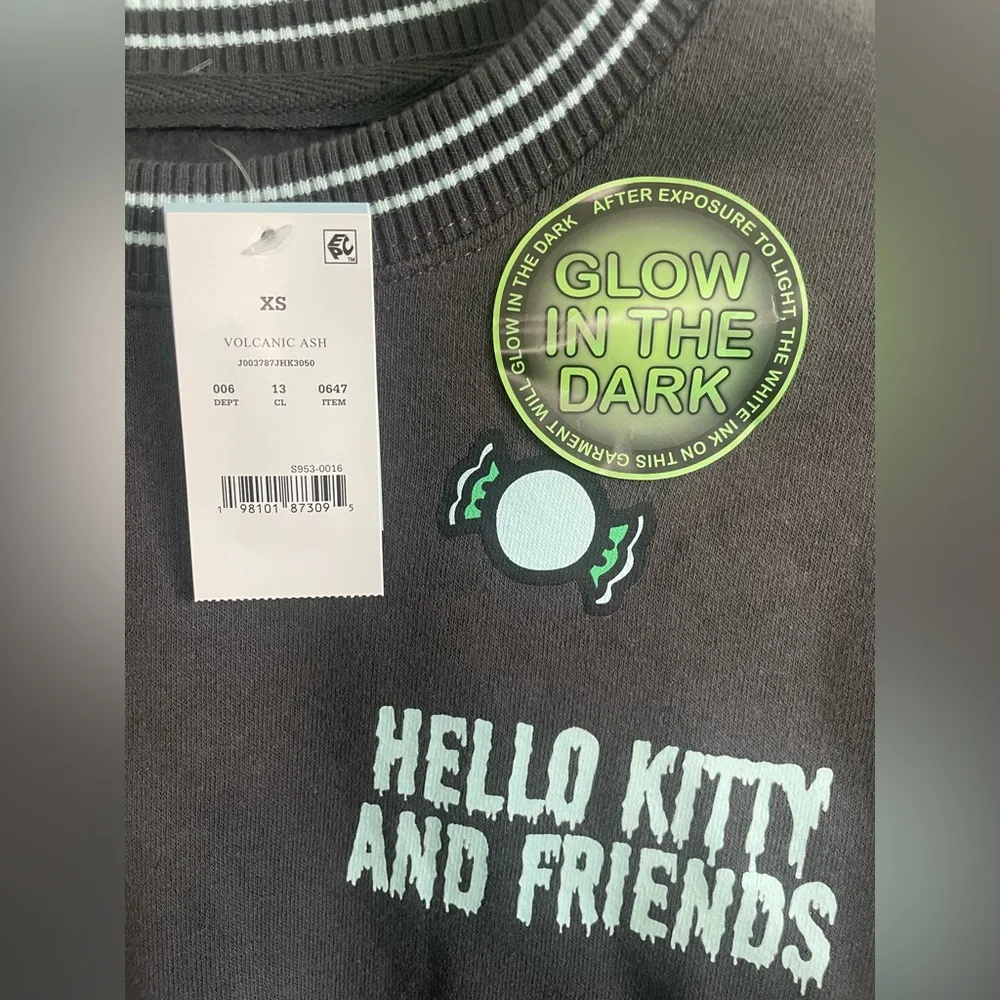 NWT Hello Kitty Sanrio GID Halloween Black Character Crew neck Sweatshirt XS - Image 2