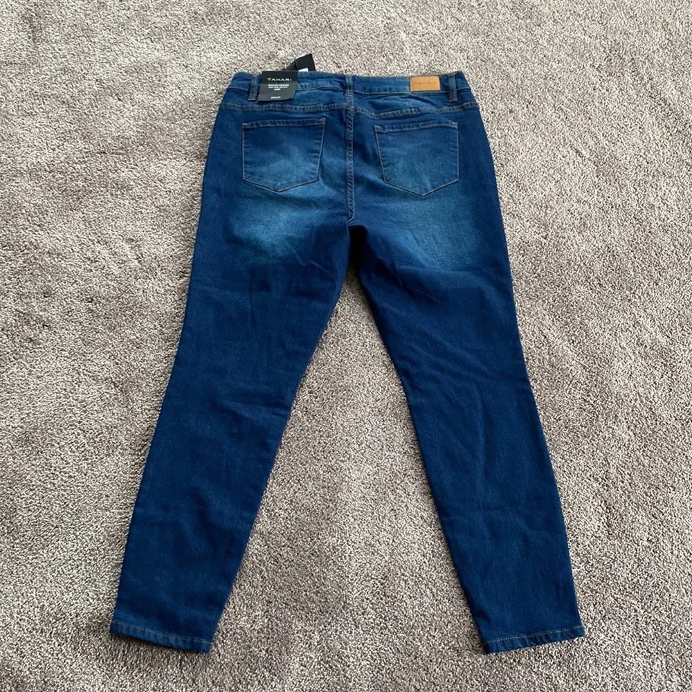NWT Tahari Kelly Rayon Denim Skinny Jeans SIZE 14W - Image 7