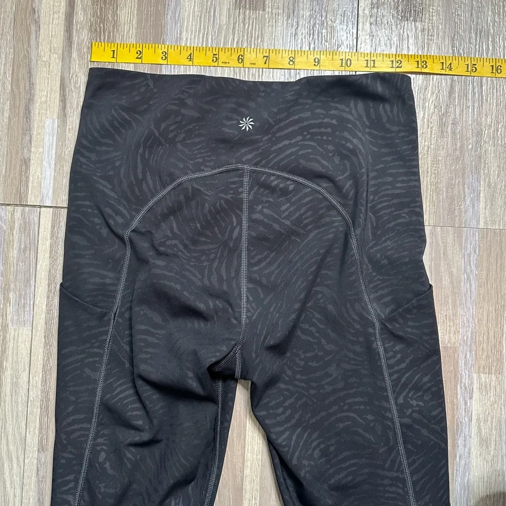 Athleta Ultimate Stash Pocket Capri Legging, Size Small - Image 7