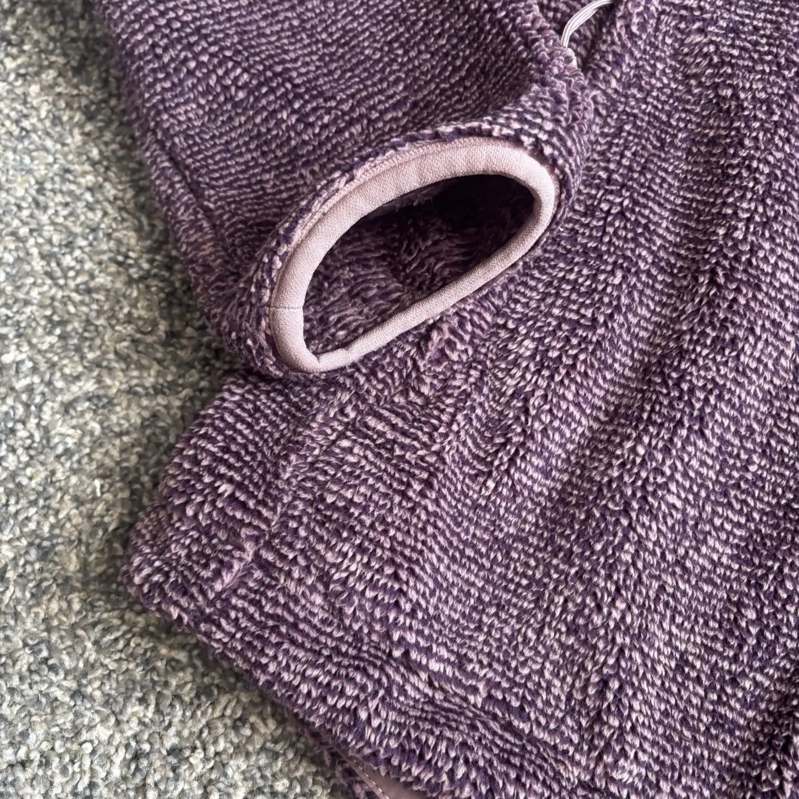 The North Face Women’s Thick Purple Zip Up Fleece very warm Size Medium. - Image 3