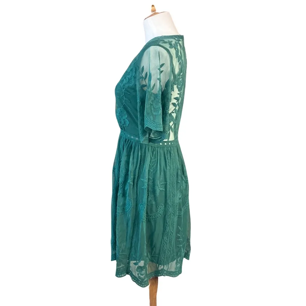 Alter’d State Women’s Dress Sz S Emerald Green Lace V Neck Mini Short Sleeve - Image 3
