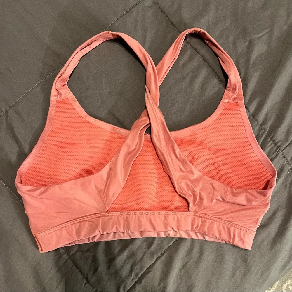 Sunnie Play Twist Back Sports Bra sz XL - Image 2