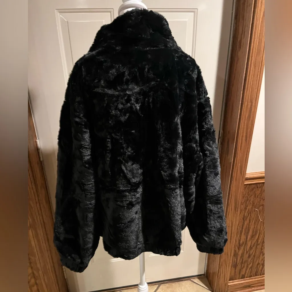 Dugcew Black Faux Fur Zip - Image 4