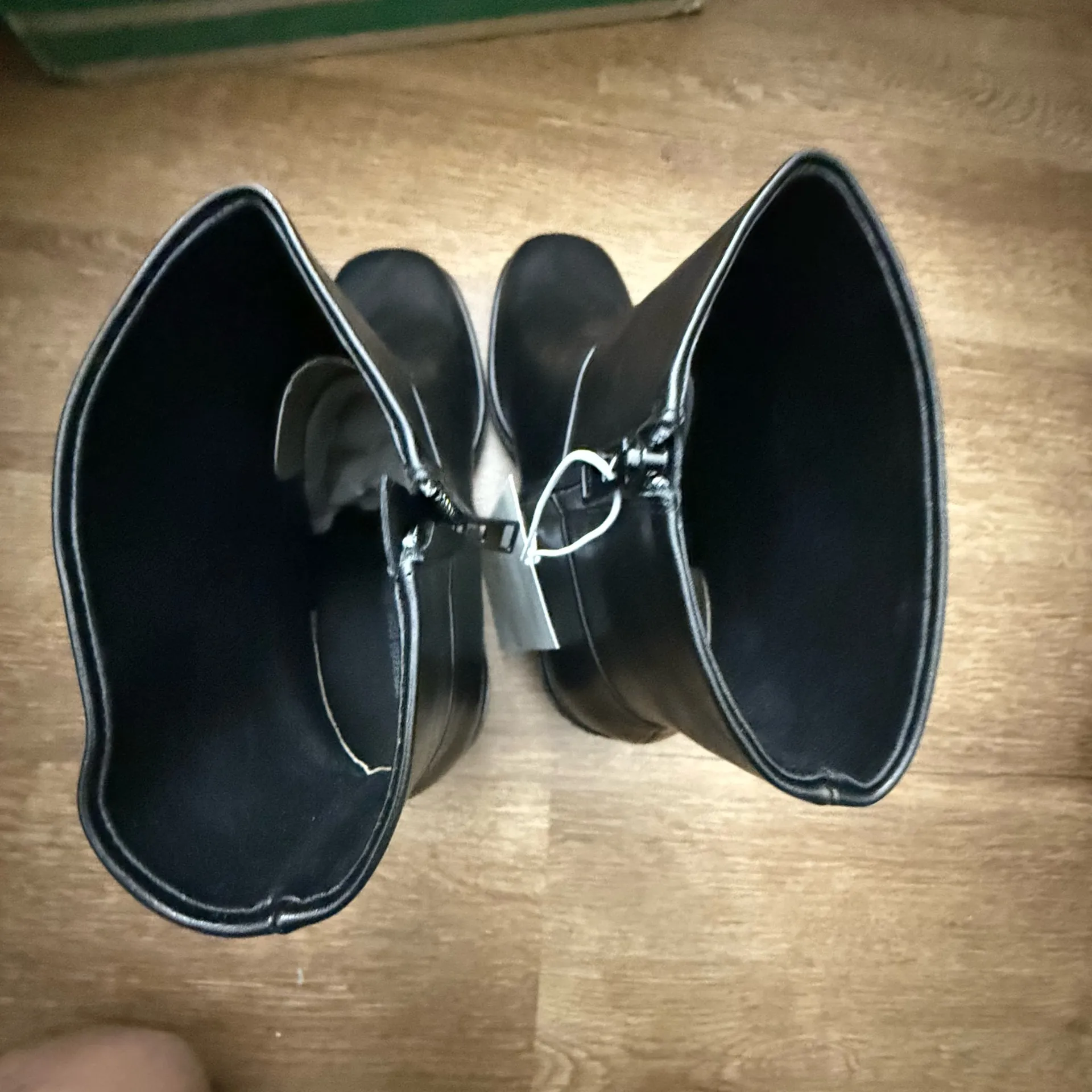 Amazon Essentials Women's Crepe Textured Platform Ankle Boot Size 10.5 - Image 6