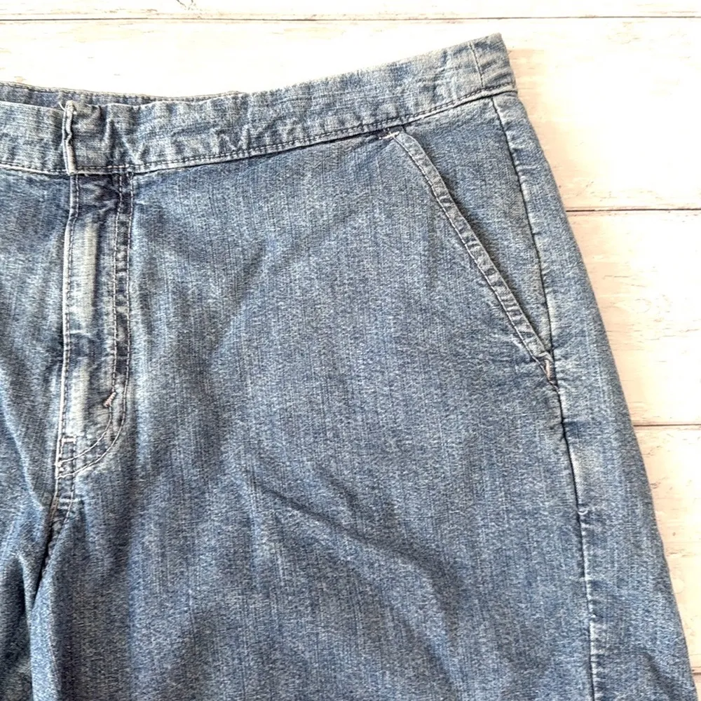 Levi’s Size 12 Women’s Jean Shorts Medium Wash Denim 100% Cotton - Image 2