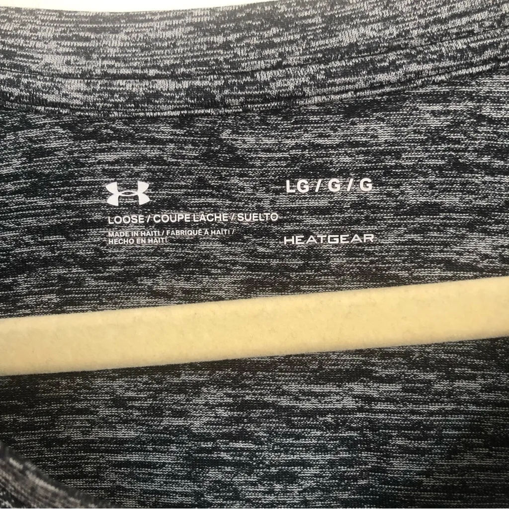 Under Armour women large v neck loose fit athletic t-shirt gray black fitness - Image 3