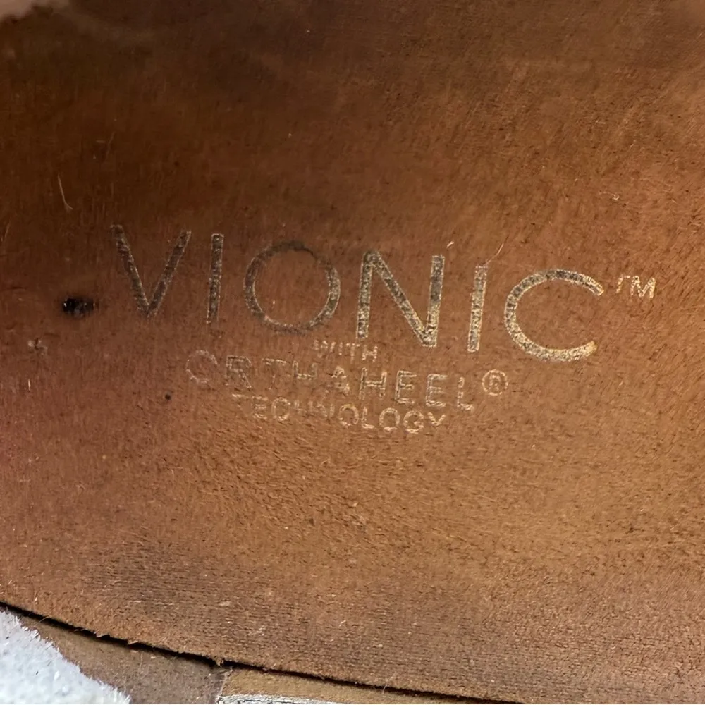 Vionic  Leather Croc Embossed Clark Loafer Flat, Size 9.5 Tan - Image 8