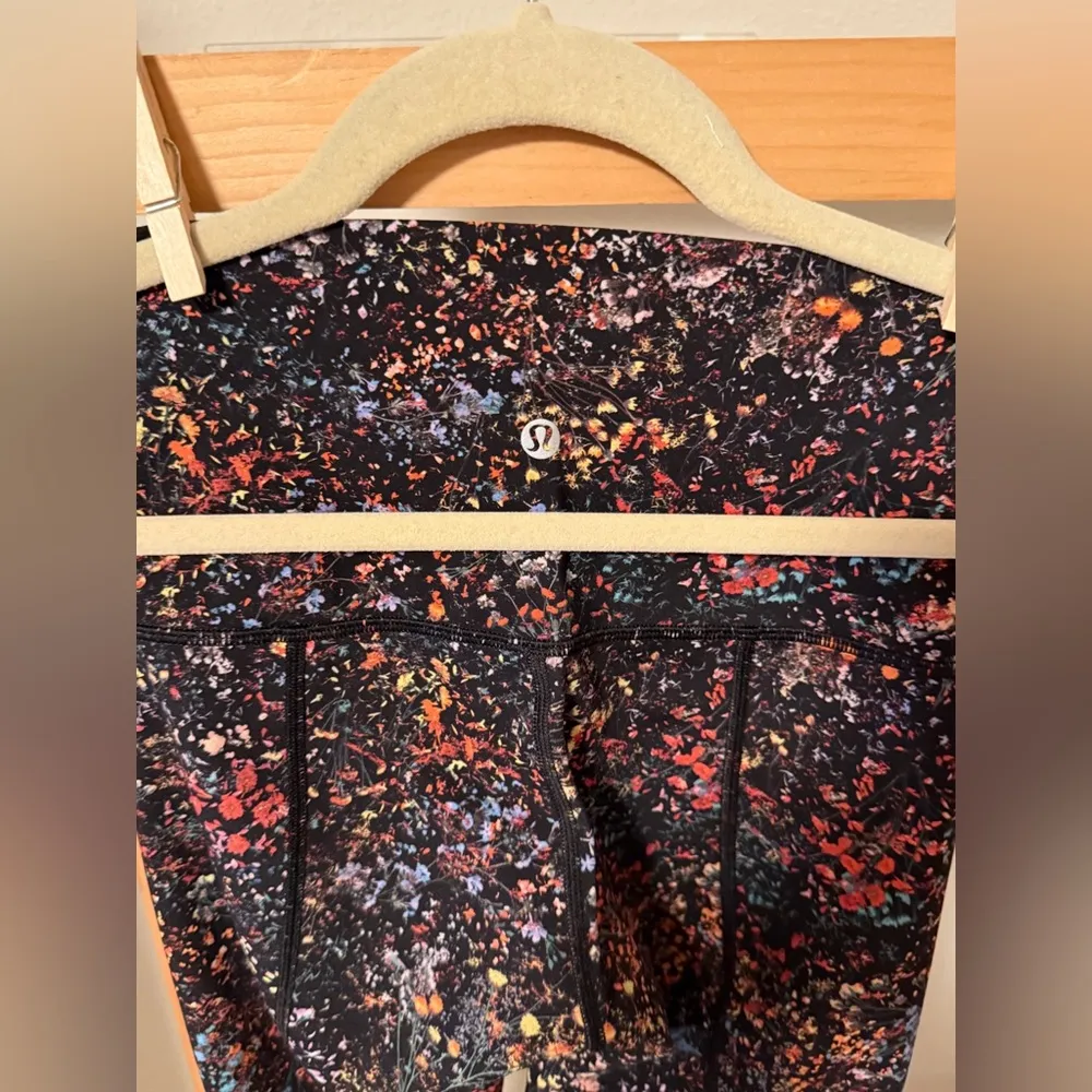 Lululemon Wunder Under Crop II Leggings Flowerescent Multi Luxtreme Size 4 - Image 8