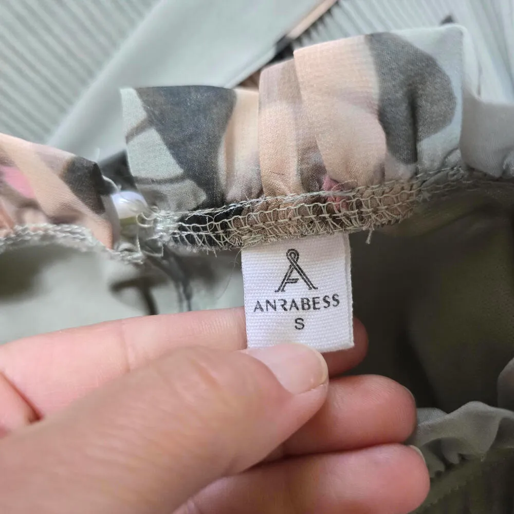 Anrabess sage Floral Plisse Belted Midi Dress with Ruffled Neckline Size Small Green - Image 6