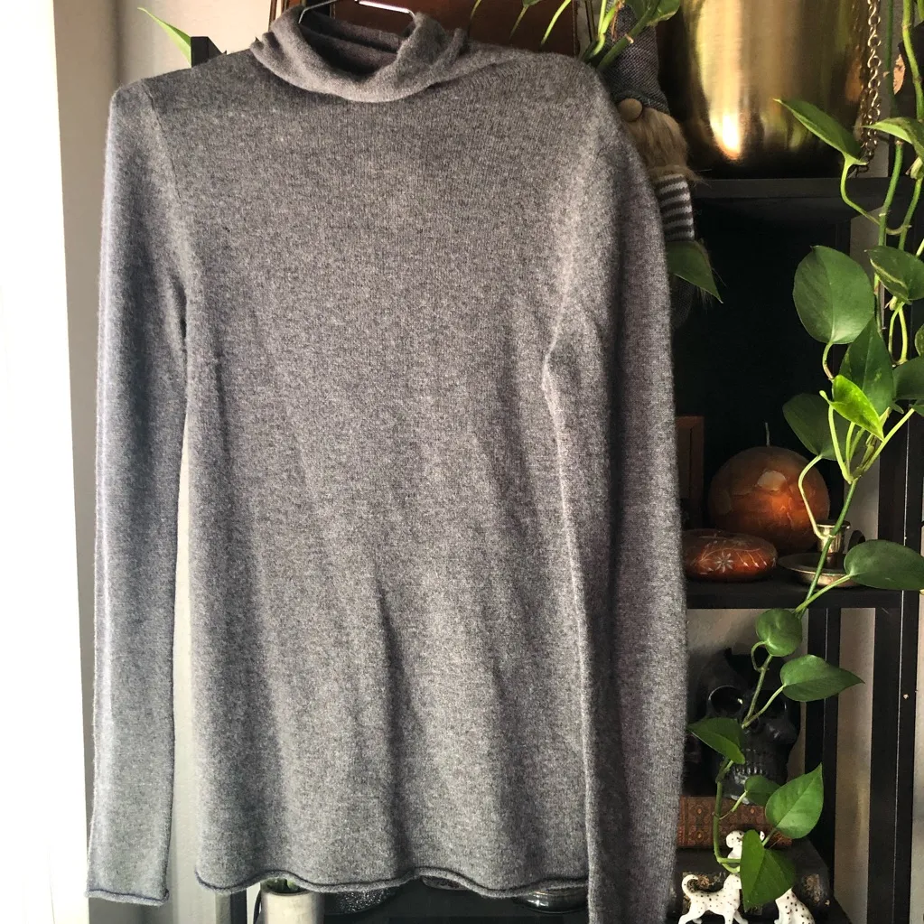 Halogen 100% Cashmere Sweater - Image 2
