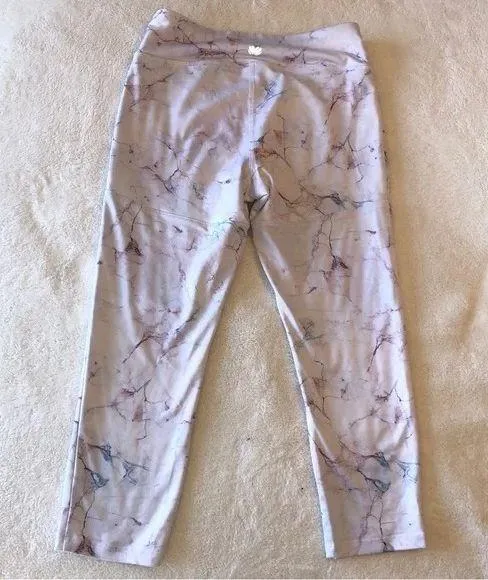 Forever 21 Leggings Capri White Marble Print 3/4 Length Size Small Yoga Workout - Image 5