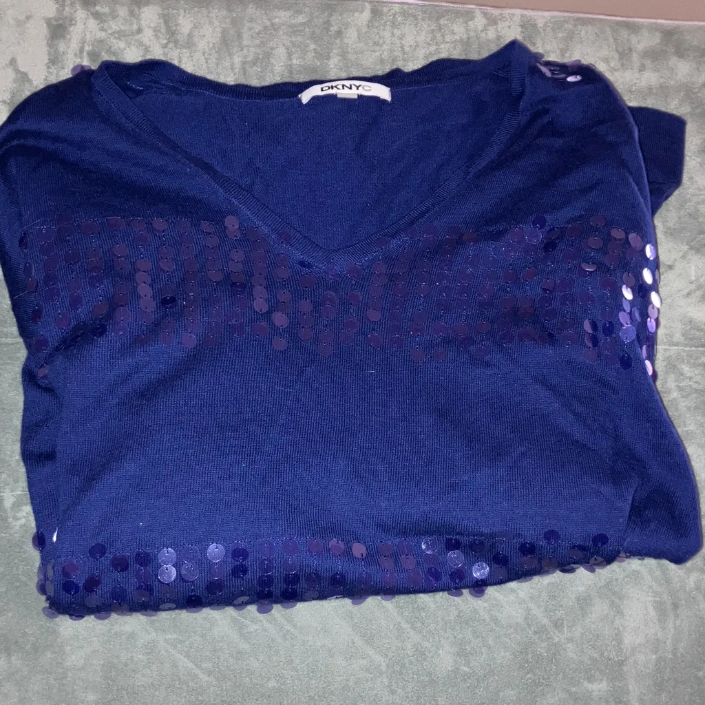 DKNYC Long Sleeve V - Image 5