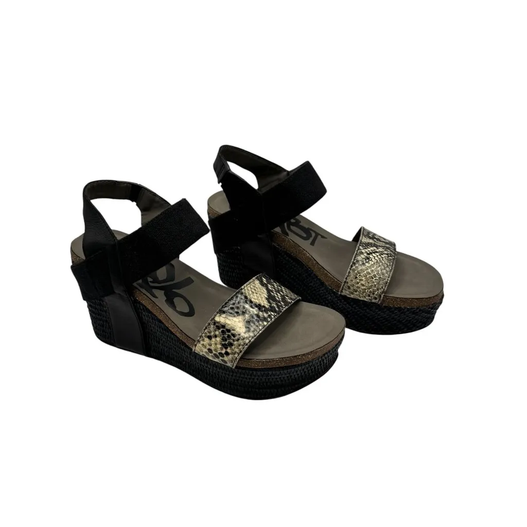 OTBT Sandals Women 7.5 M Black Snakeskin Print Platform Bushnell‎ Wedge Shoes - Image 2