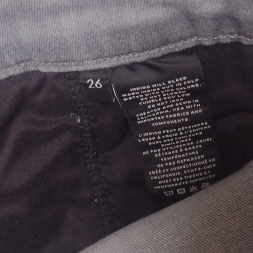 J BRAND Zion 3 Button Capri Gray Jeans Size 26 - Image 7