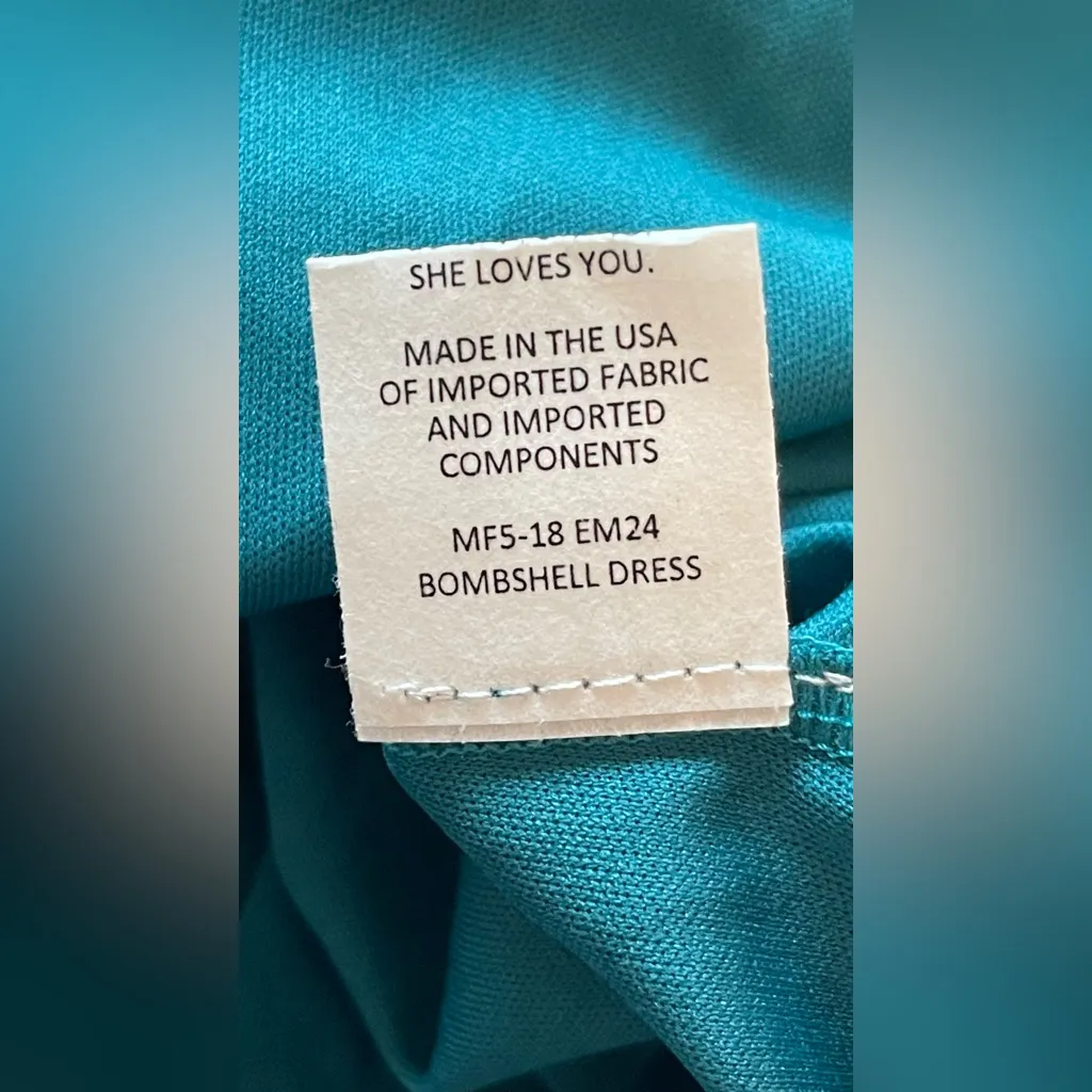 Show Me Your MuMu Emerald
Bombshell Dress - Image 8