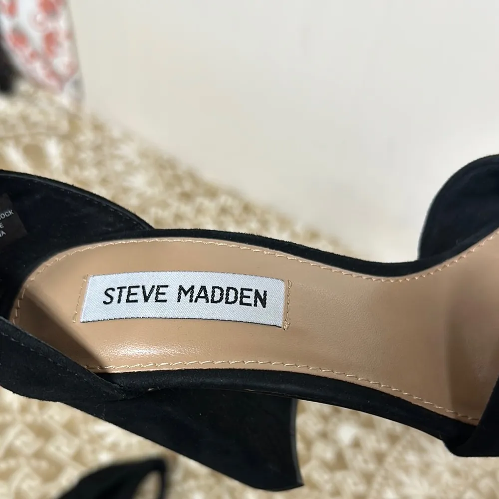 Steve Madden Black Leather Heels with Chunky Block Heel - Image 3
