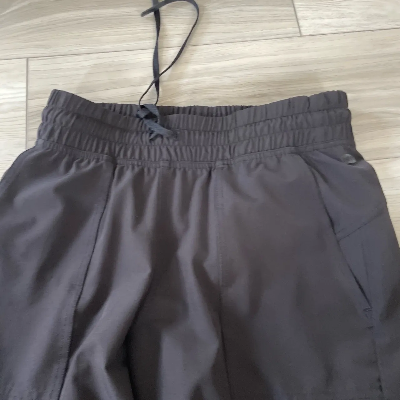 Marc New York Performance Black Cinched Drawstring Ruched‎ Capri Pants Medium - Image 3