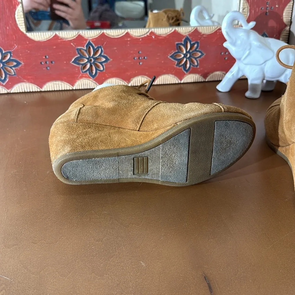 Tom’s Dessert Wedge Booties Brown Suede Boots - Image 6