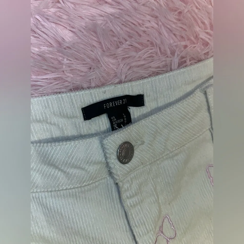 Y2K 90s Forever 21 White Corduroy Pastel Butterfly Flare Cargo Pants Size Large - Image 3