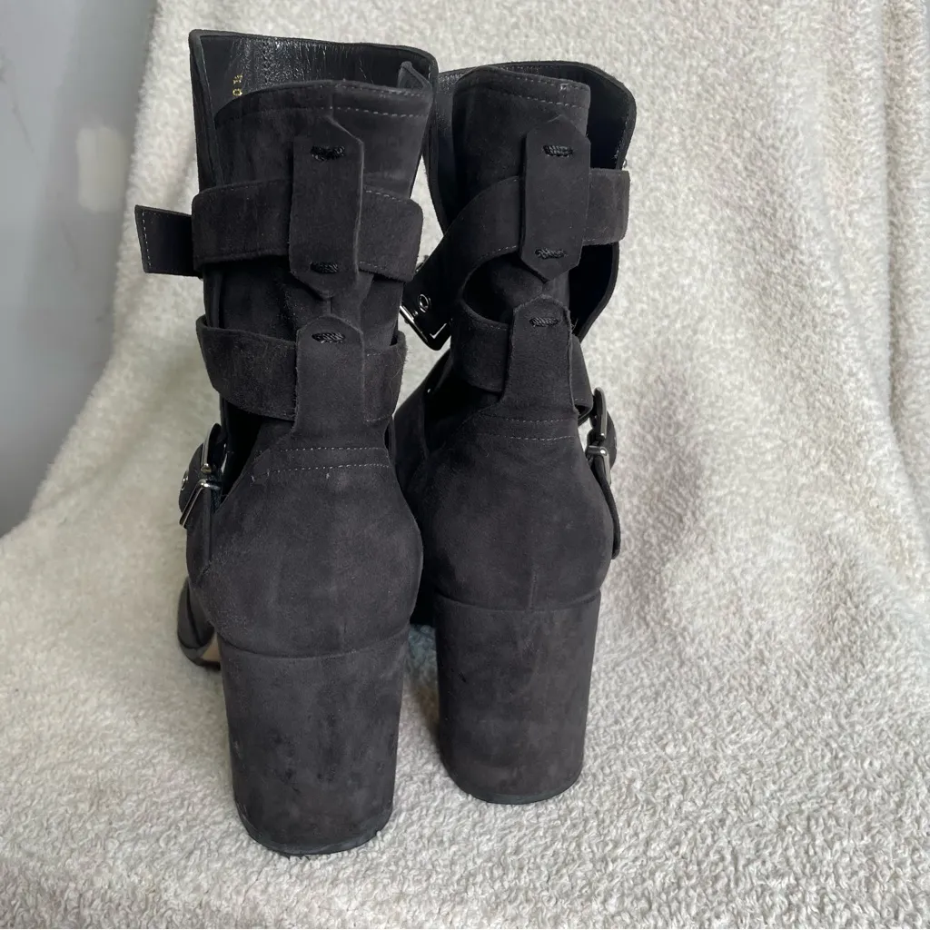 Gianvito Rossi Buckle Suede Booties Charcoal Gray Size‎ 40.5 - Image 4