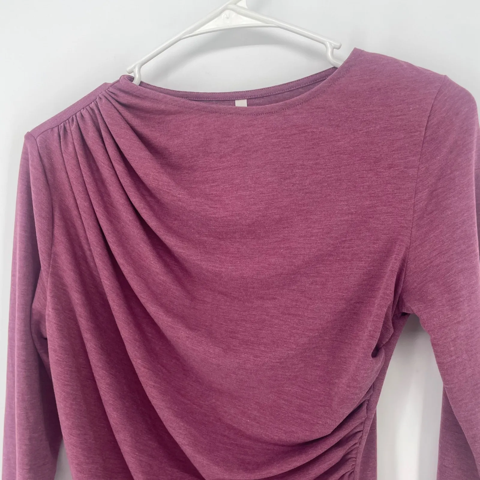 Halara Asymmectrical Ruched Drape Long Sleeve Work Top Shirt Red Violet Sz S NWT - Image 3