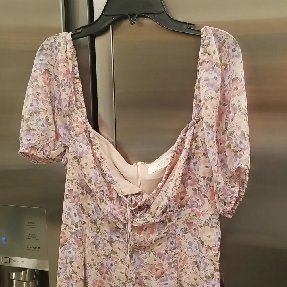 💕ASTR THE LABEL💕 Bow Tie Ruffle Dress ~ Pink Purple Floral Print Medium M NWT - Image 7