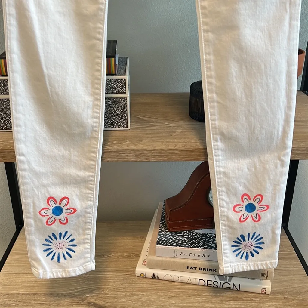 Joe’s Jeans Mid-Rise Annie White The Skinny Jeans w/Flowers at Cuff, 24 - Image 3