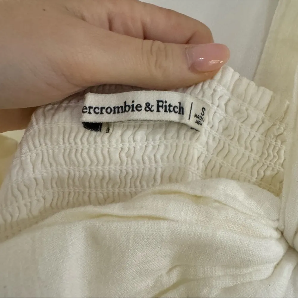 Abercrombie & Fitch Cream Halter Maxi Dress - Image 4