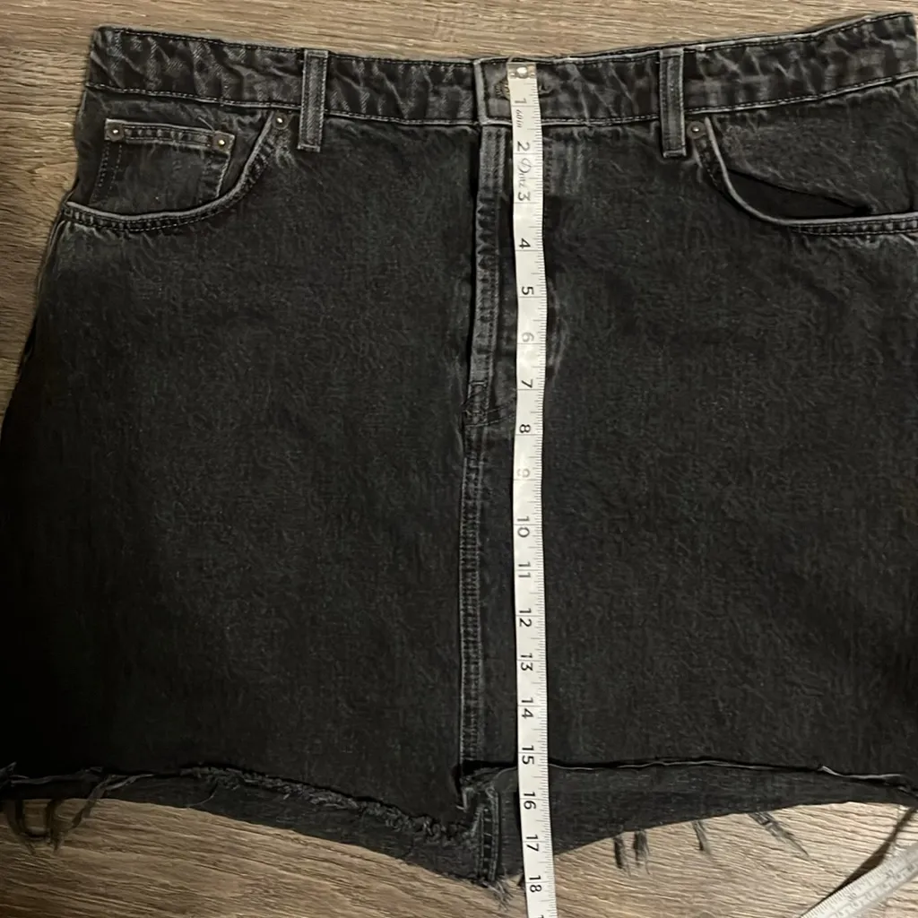 TOP SHOP Black Denim Jean Miniskirt with Raw Frayed Hem Size 12 - Image 10