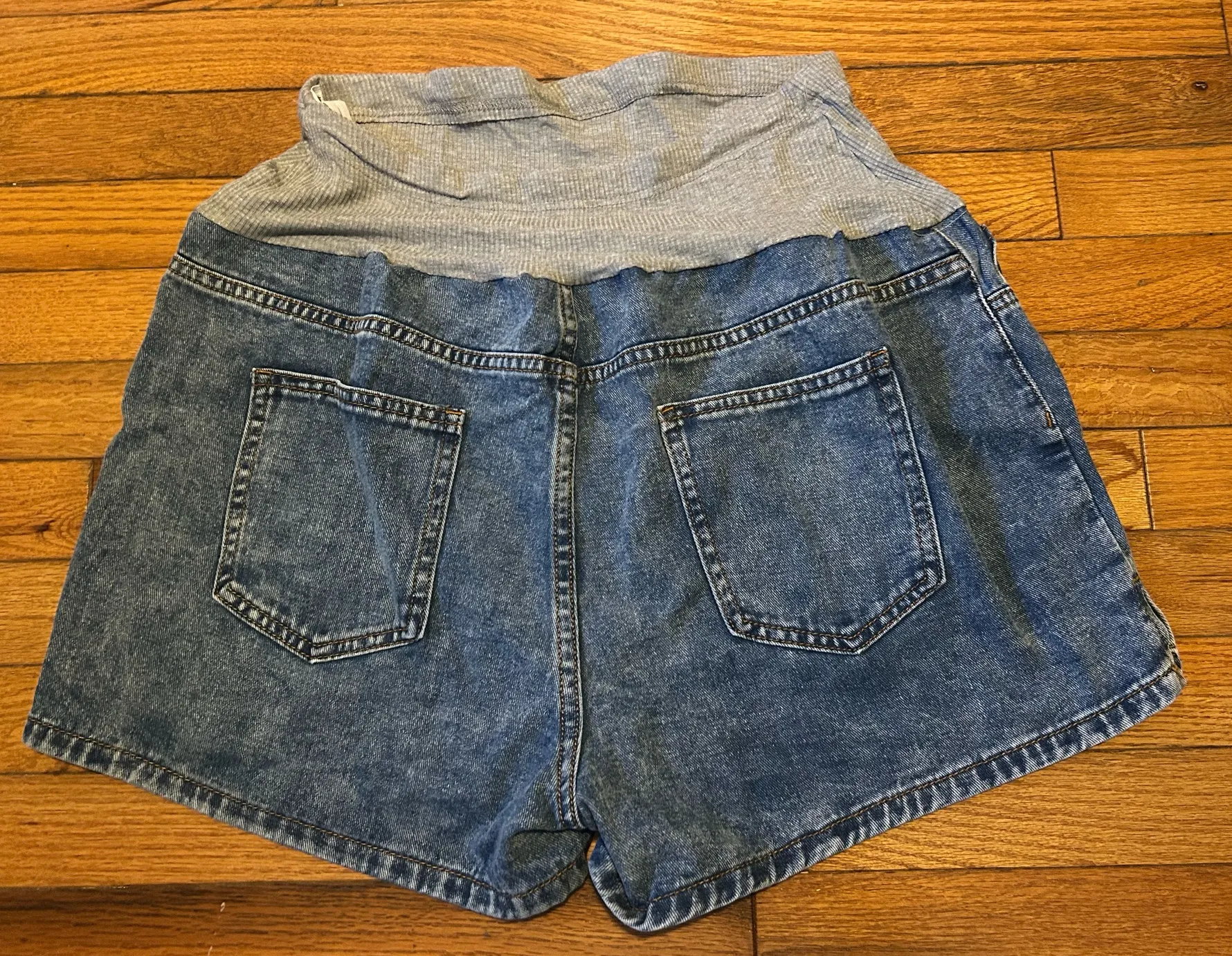 Maternity shorts  - Image 2