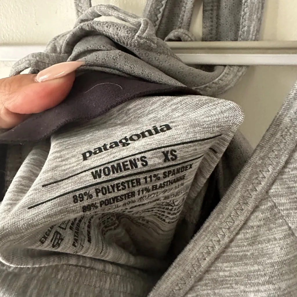 Patagonia  Women's Heather Gray Tank Top - Image 3