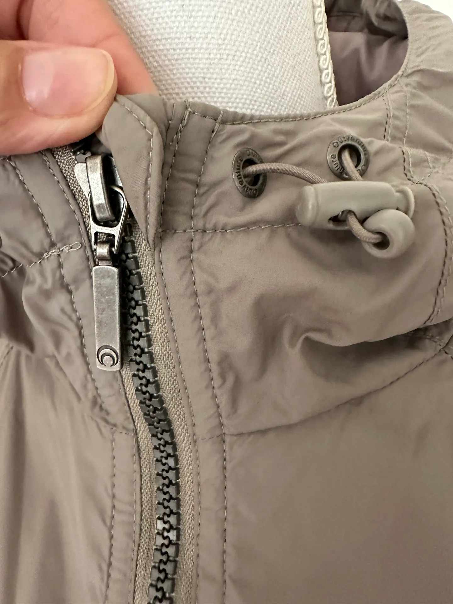 New  Women's Gray Coat With Packets, Hood and ZIP, Sz 48, US M. - Image 4