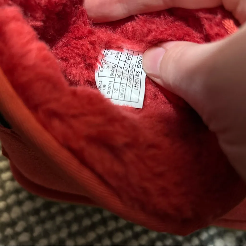 UGG Classic Mini Sequin Stars Red Boots Size 7 - Image 5