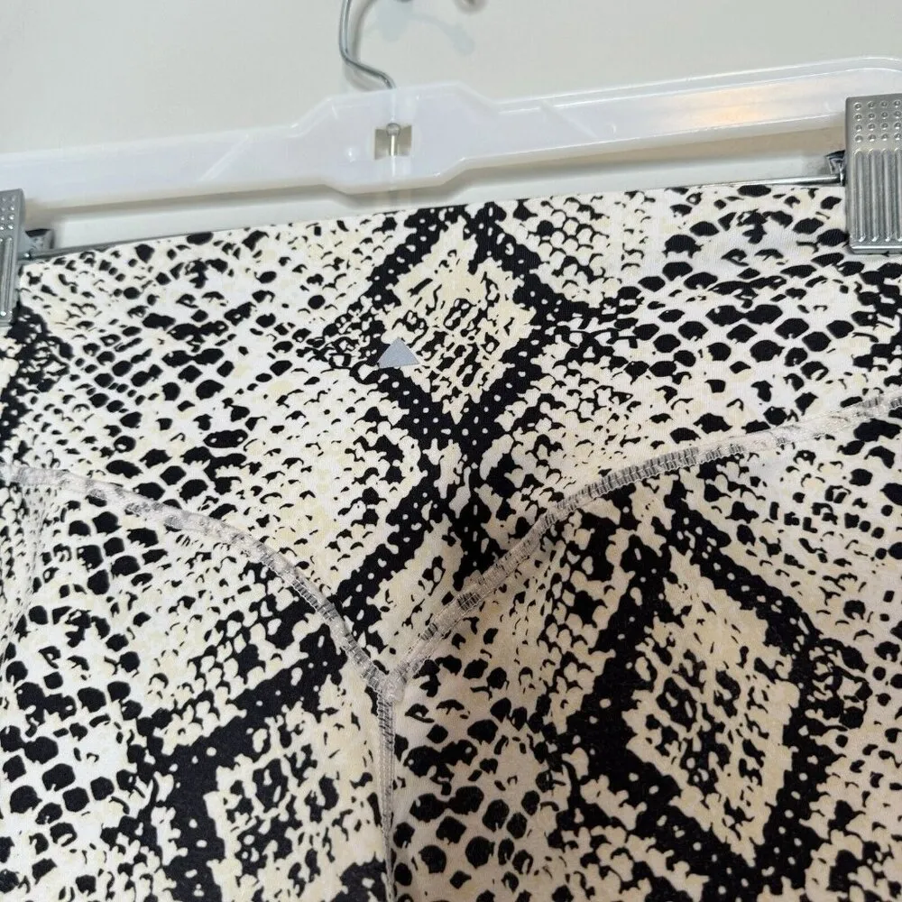 Balance Athletica Vitality Ascend Python Leggings Size Medium - Image 4