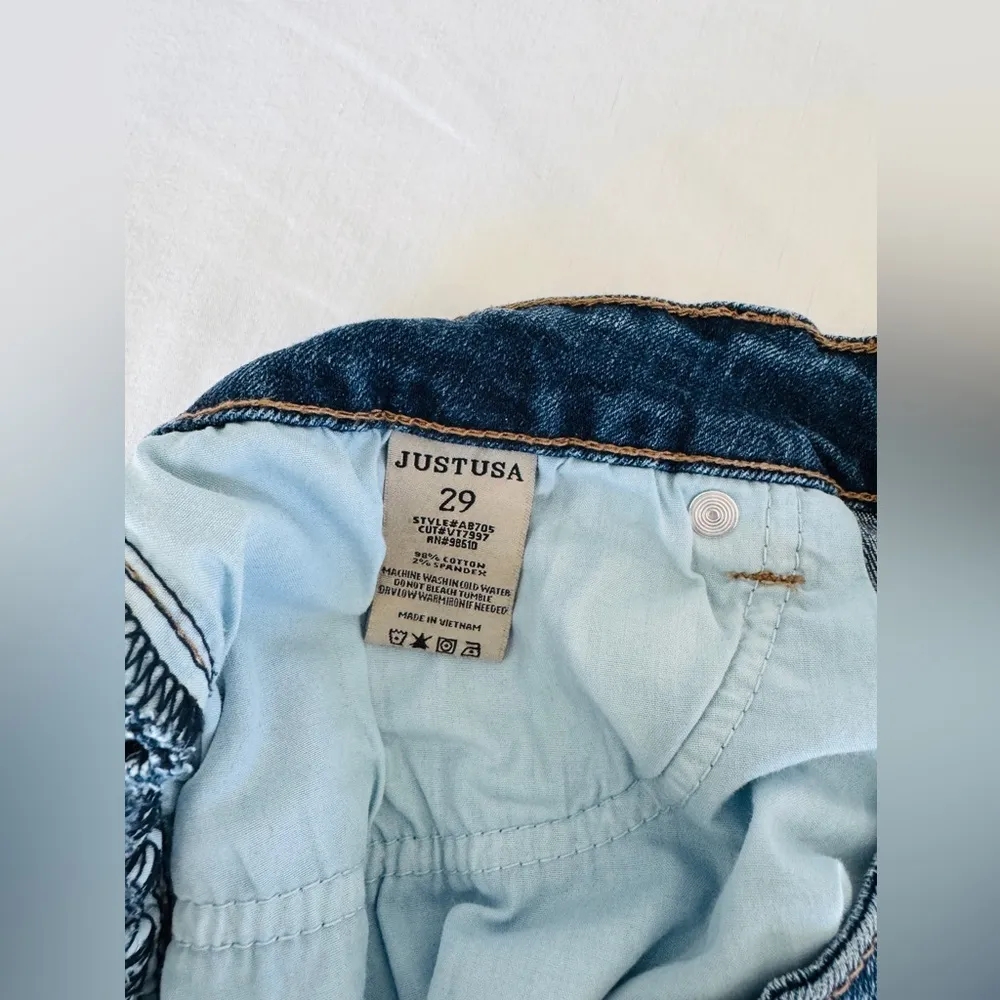 Just USA Dark Wash Frayed Cutoff Denim Shorts Women's Size 29 - Image 4