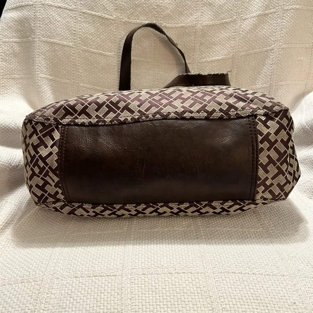 TOMMY HILFIGER Brown Tote Bag with Leather Handles - Image 3