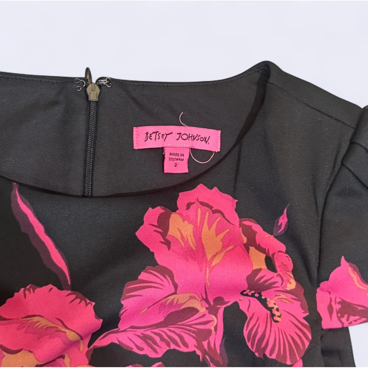 Betsey‎ Johnson Vintage Reissue Black Pink Floral Sheath Dress – Size 2 - Image 3