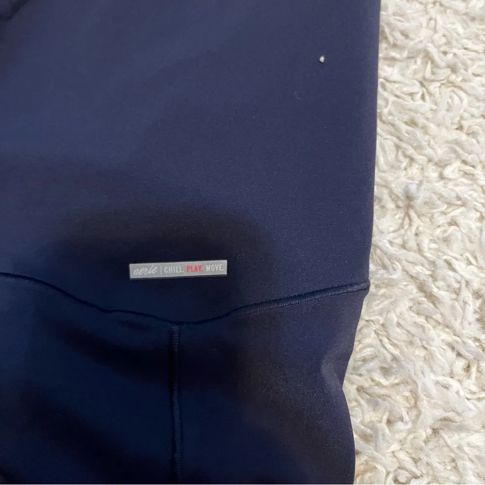 Aerie Chill Play Move Navy leggings size medium - Image 2