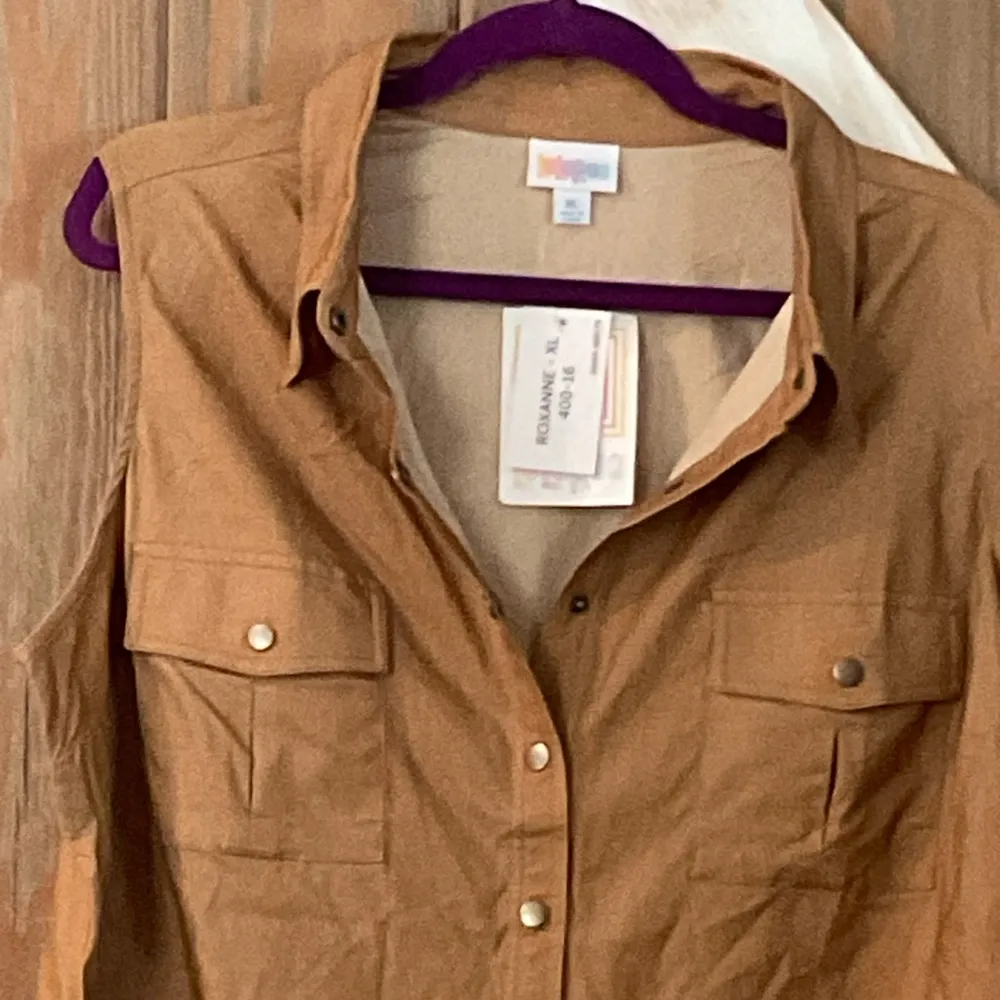 LuLaRoe Roxanne Sleeveless Button-Up Top - Tan  P2P 24-27” SIZE XL NWT - Image 5
