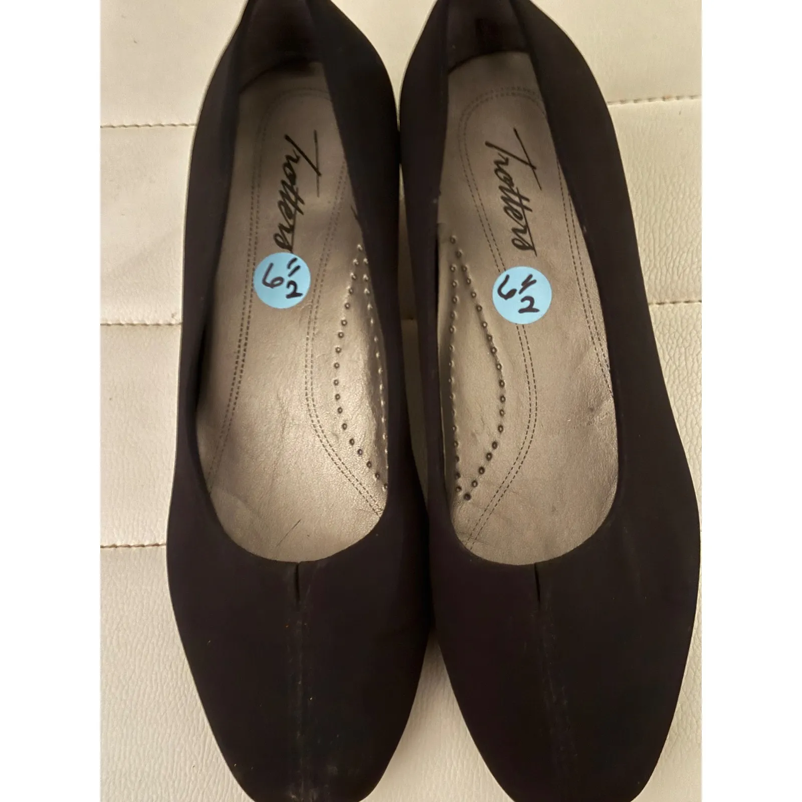 Trotters‎ Black Fabric Block Heel Pumps Women's Size 6.5W Comfort Shoes - Image 2