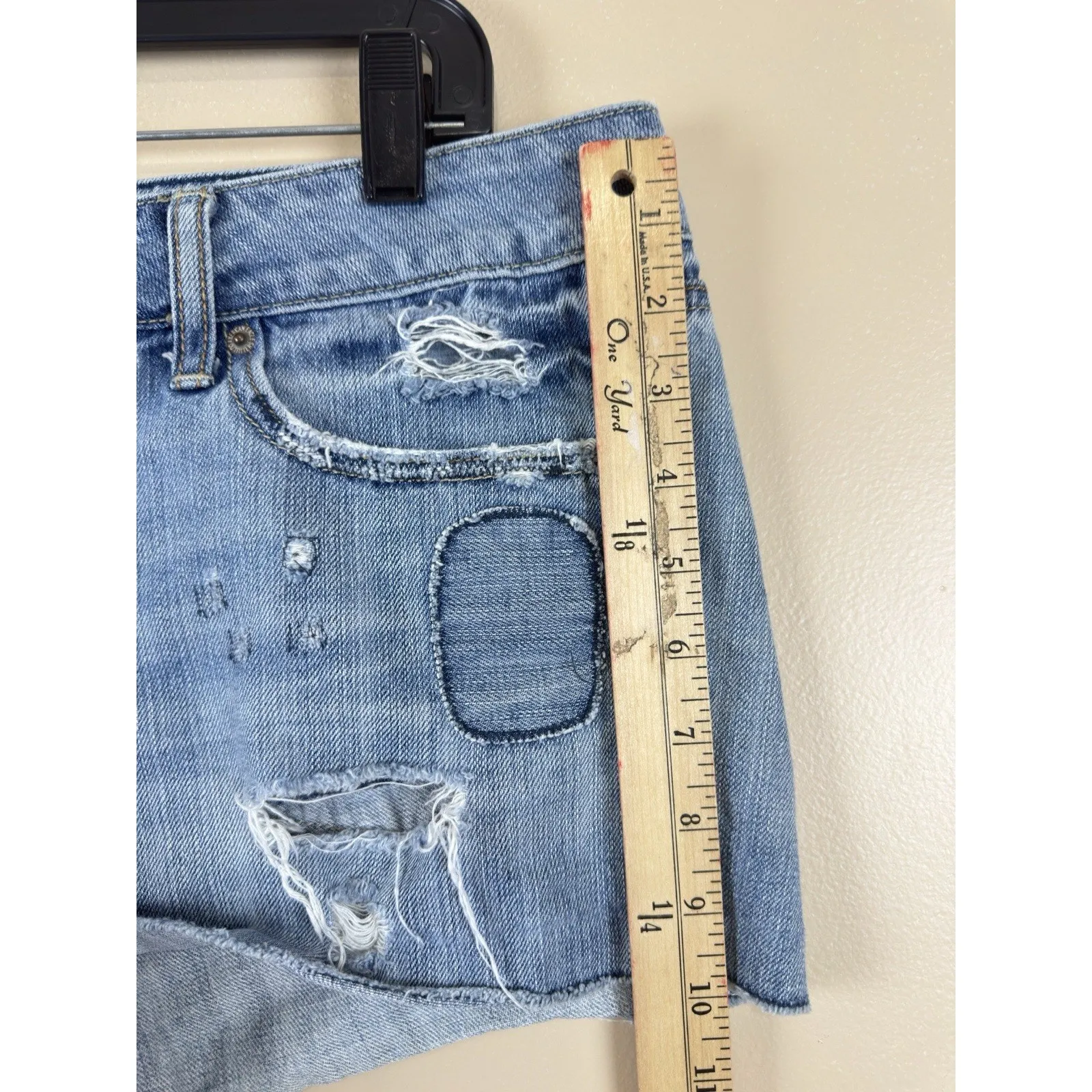 American Eagle Women’s Denim Shortie Size 12 Light Wash Frayed Hem - Image 9