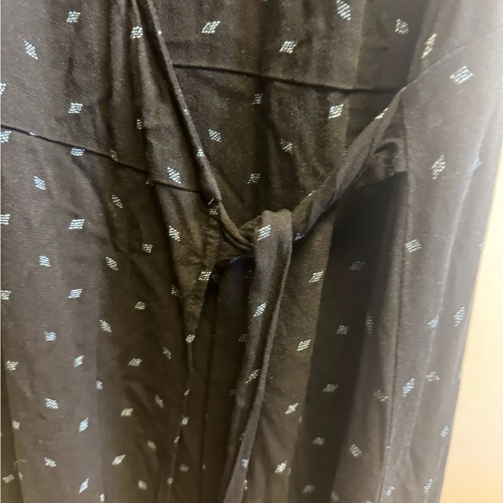 Black Sleeveless Wrap Dress - Image 2