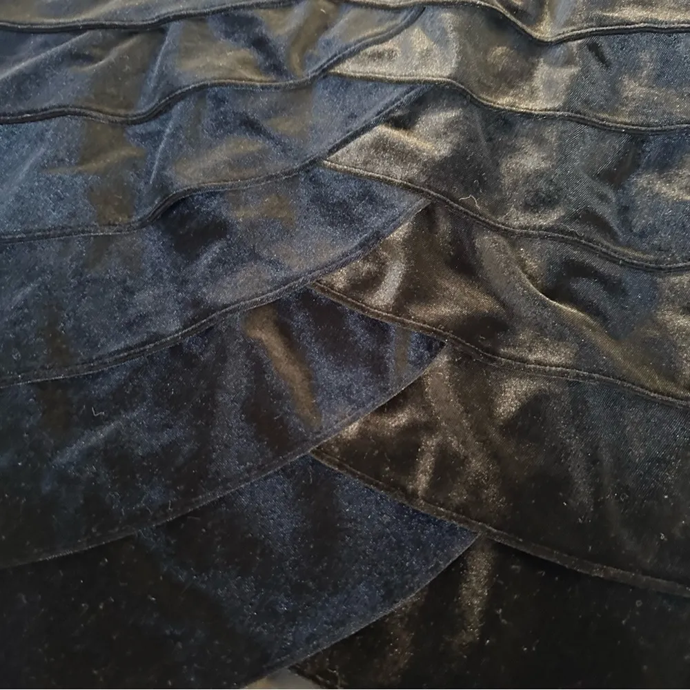 ADRIANNA PAPELL EVENING ESSENTIALS black velvet pencil women skirt sz 4P - Image 4