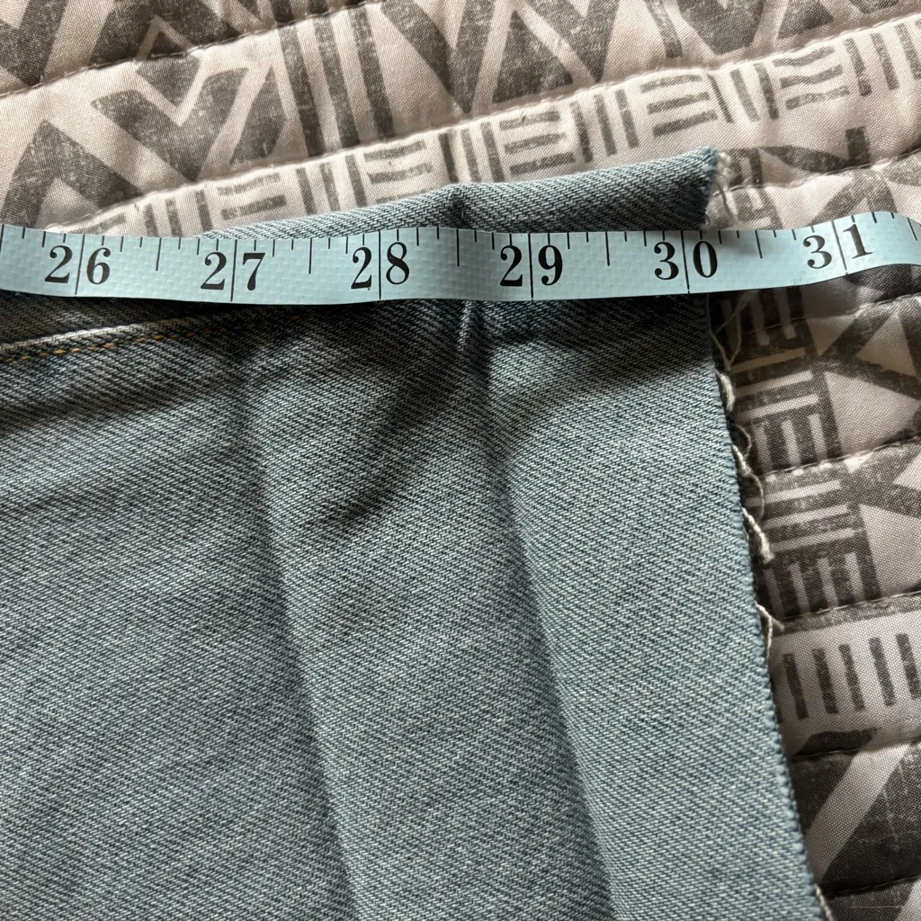 Universal Thread Light Wash Boyfriend Jeans - Image 7