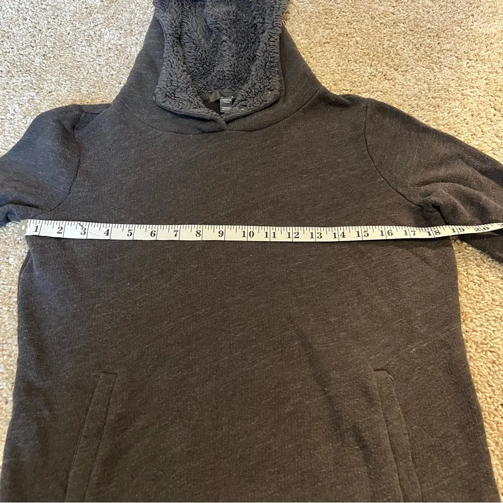 ALO Yoga Charcoal Fleece Pullover - Image 7