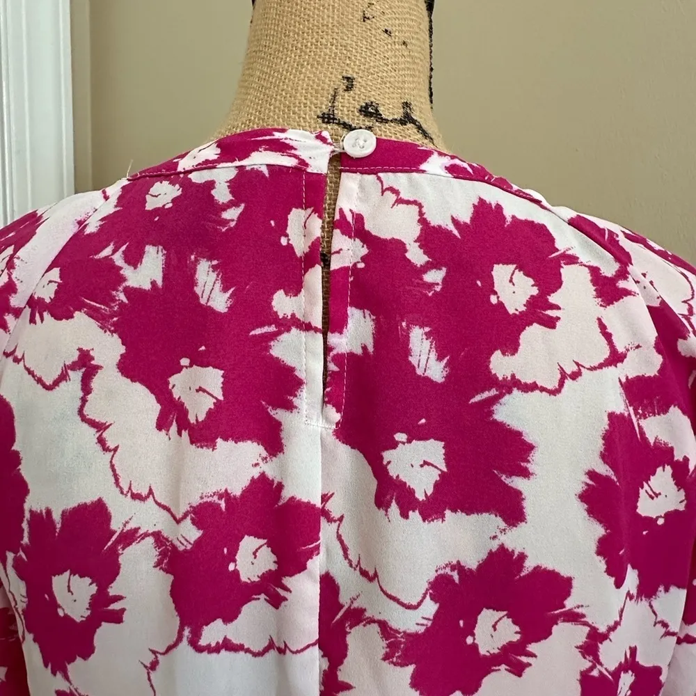 BANANA REPUBLIC Women's Pink & White Floral Short Sleeve Blouse Petite Small - Image 6