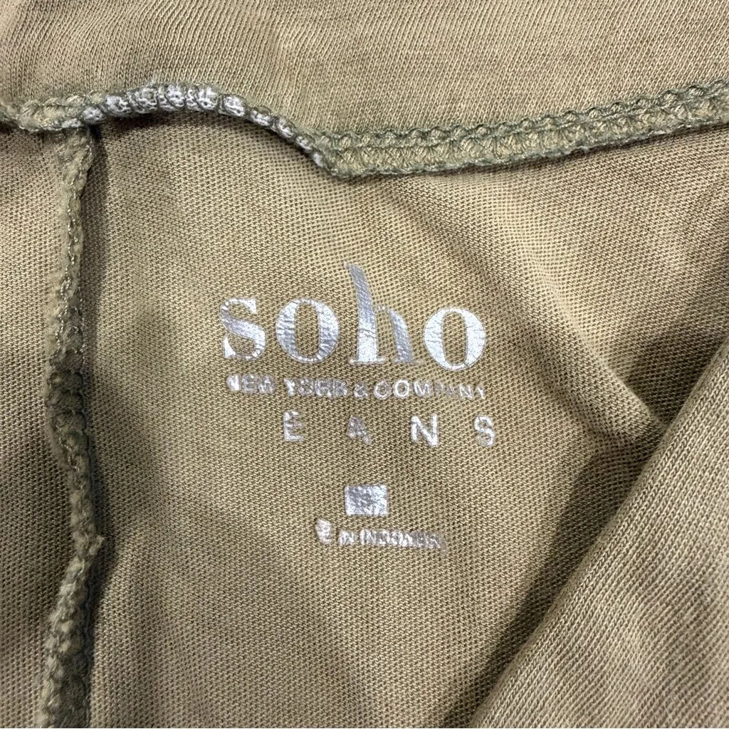 New York and Company Green V - Image 4