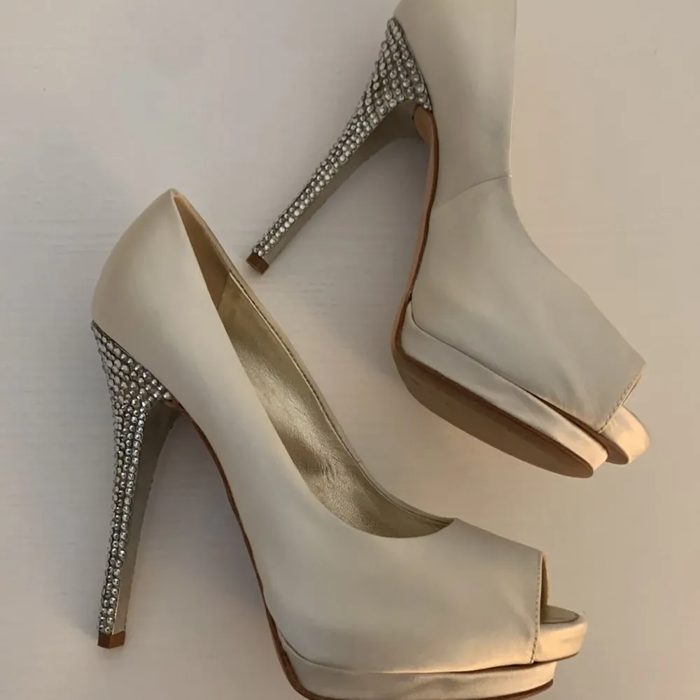 Giuseppe Zanotti Ivory Satin Wedding Peep Toe Crystal Heels Sz EU 37 US 7 Bridal - Image 11