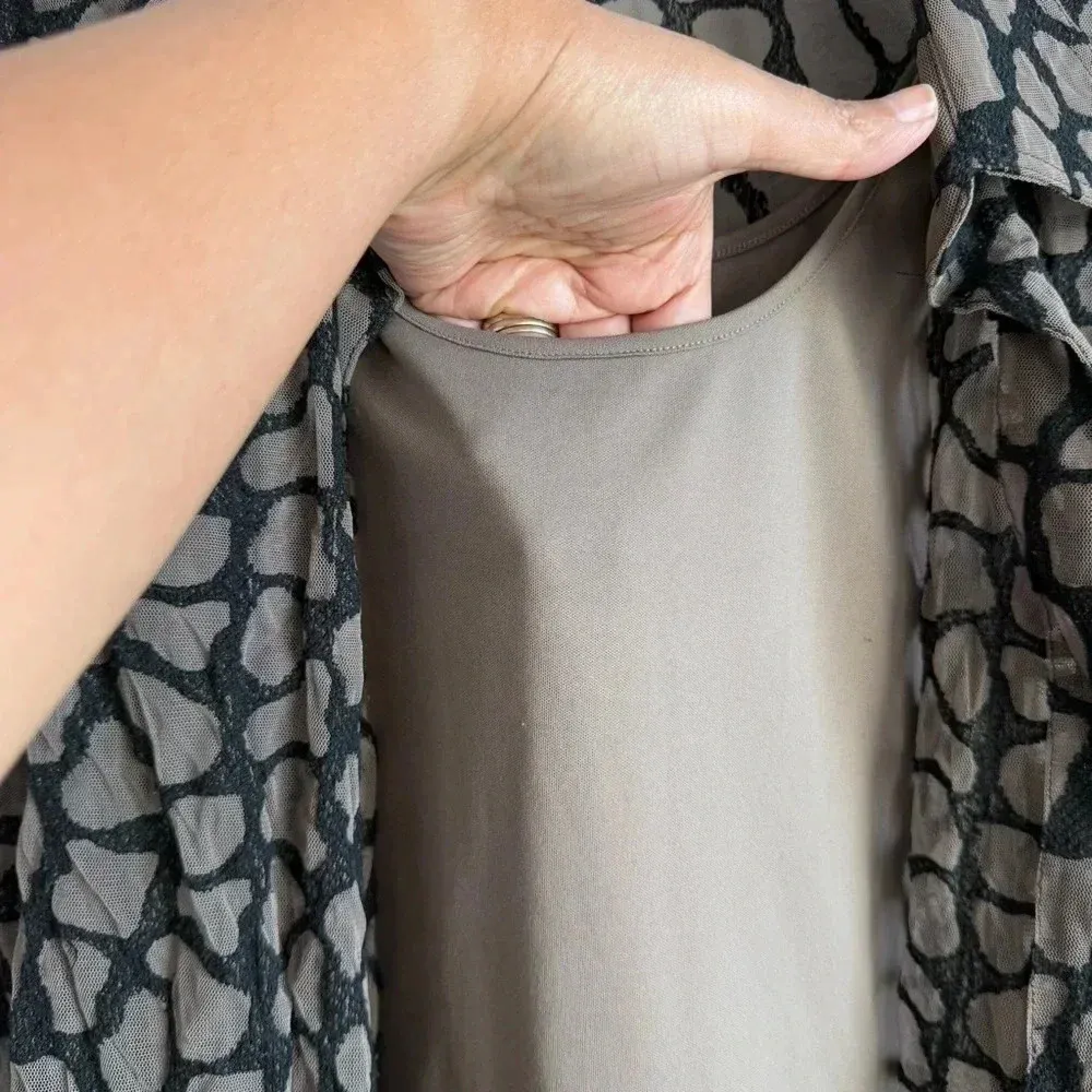 Samuel Dong Women’s Lace Textured Collared Button Down Long Sleeve w/Camisole L‎ Tan Size L - Image 9