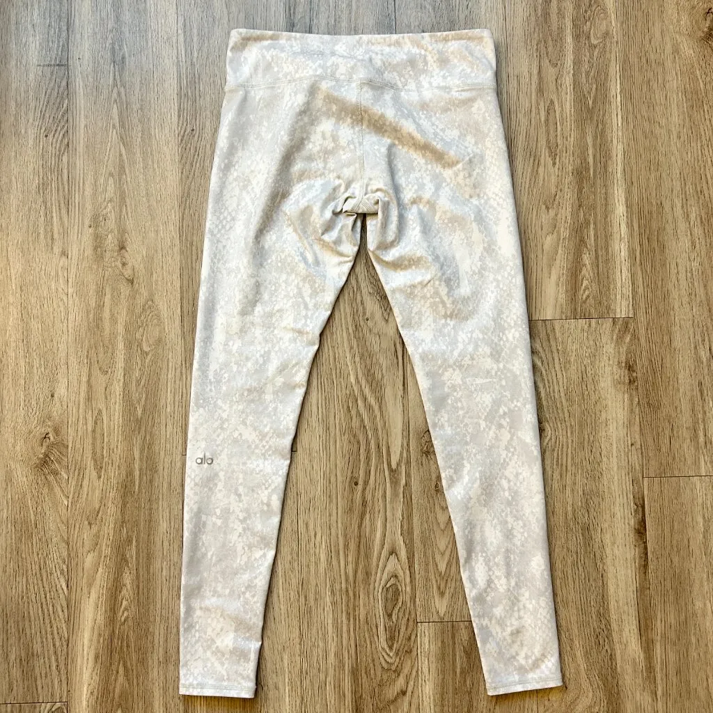 ALO Yoga Vapor Python Airbrush Leggings Gray Size S - Image 7